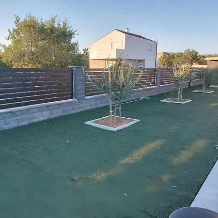 Ela With Heated Pool Comfortable