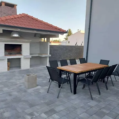 Ela With Heated Pool Comfortable וילה