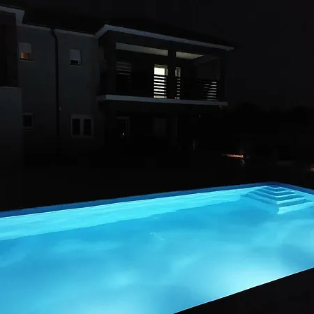 וילה Ela With Heated Pool Comfortable זאדאר